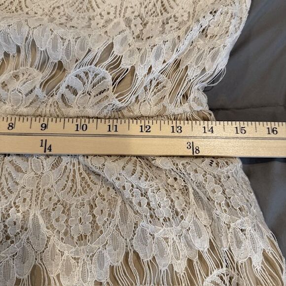 Love Fire Ivory Lace Short Romper Off Shoulder Elastic Waist Lined Size Medium - Picture 9 of 11